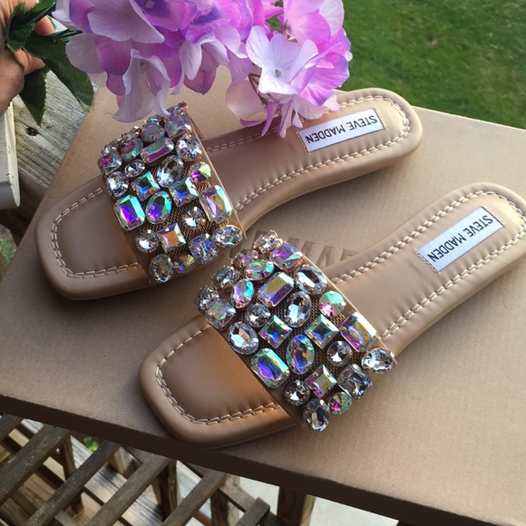 Steve Madden Shoes - 💕HP💎Steve Maddens Beautiful Crystal Stone Sli